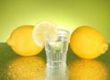 Acqua e limone ogni sera come elisir di bellezza e salute