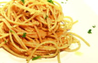 Spaghetti integrali tonno, limone e rucola, ricetta light e gustosa