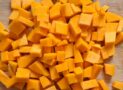 Cubetti di zucca al forno, ricetta facile per un secondo tipicamente autunnale