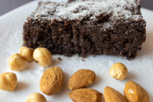 Dolci proteici, spazio alla torta di banana e cacao