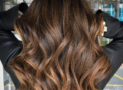 I capelli castani tornano di moda per la primavera-estate 2025, ecco le sfumature più gettonate